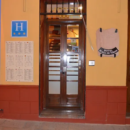 Hotel Plaza De Toros 3*
