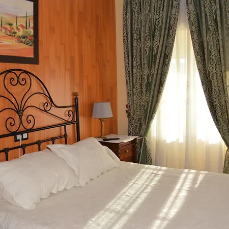 Plaza De Toros Hotel 3*
